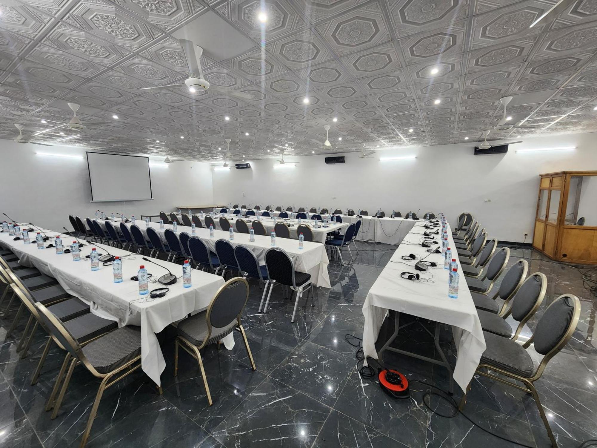 Hotel Les Fleurettes 와가두구 외부 사진